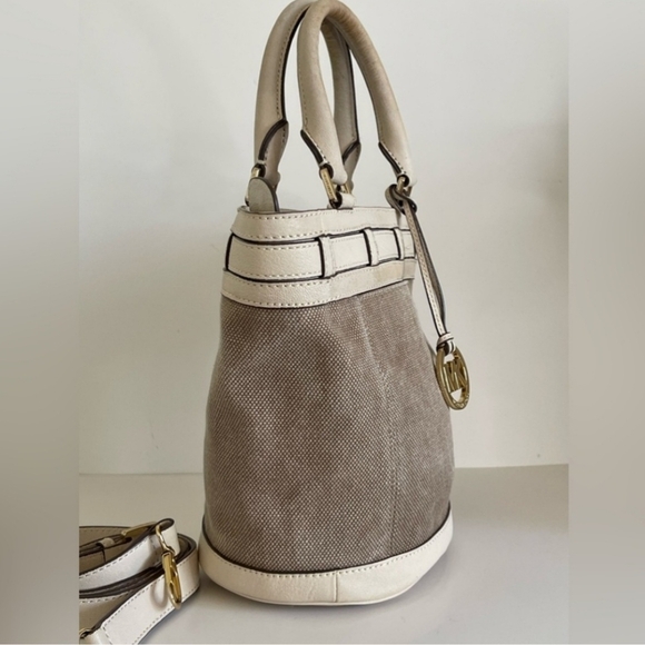 Michael Kors EUC Crossbody - Picture 4 of 9